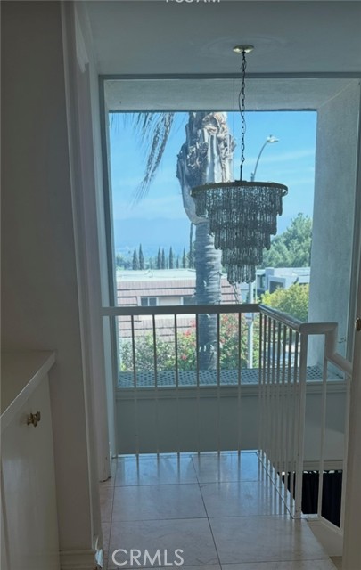 17041 Escalon Drive, Encino CA: https://media.crmls.org/medias/a2871489-da7f-4763-9eca-9f475c09e2f2.jpg