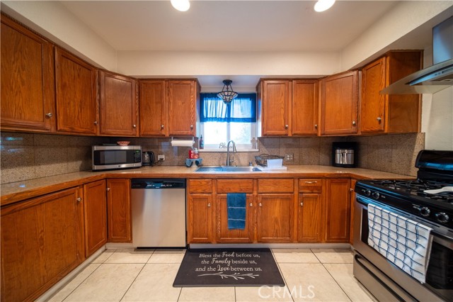 Image 4 of 26 For 209 Francis Street