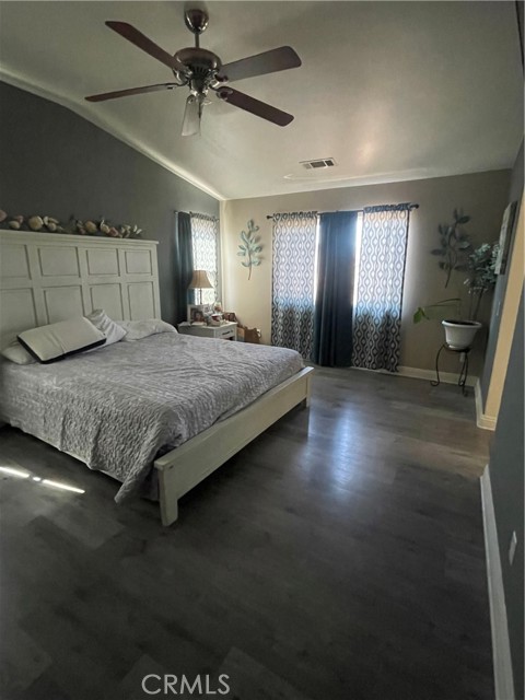 Detail Gallery Image 14 of 21 For 43407 Hampton, Lancaster,  CA 93536 - 4 Beds | 2/1 Baths