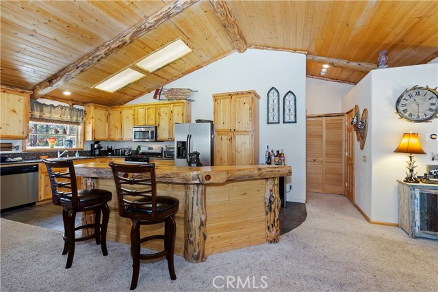 Detail Gallery Image 9 of 53 For 1053 Cherokee St, Fawnskin,  CA 92333 - 4 Beds | 3/1 Baths