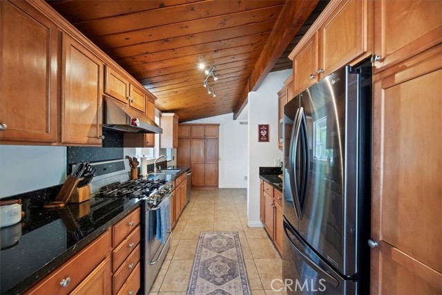 550 N Dexford Drive, La Habra CA: https://media.crmls.org/medias/a289a192-9541-4b5d-9bba-dbd275ea793c.jpg