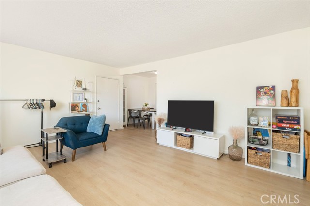 Image 8 of 17 For 837 Beach Avenue