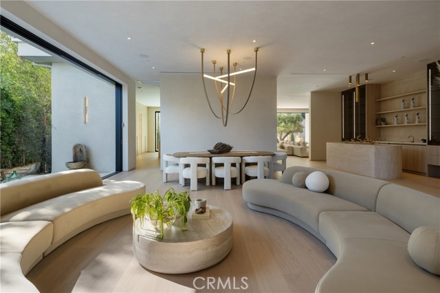 17177 Adlon Road, Encino CA: https://media.crmls.org/medias/a289c9a4-3410-425d-b1fe-b29975d2a94f.jpg