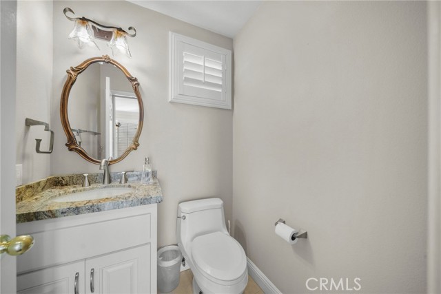 Detail Gallery Image 13 of 58 For 27641 Atlas Ln, Canyon Country,  CA 91351 - 4 Beds | 2/1 Baths
