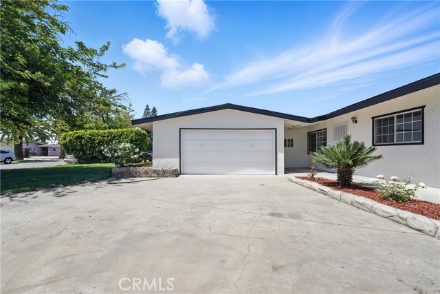 910 S Kenmore Street, Anaheim CA: https://media.crmls.org/medias/a28aedd4-ca10-4a37-bef3-548d644be3f8.jpg