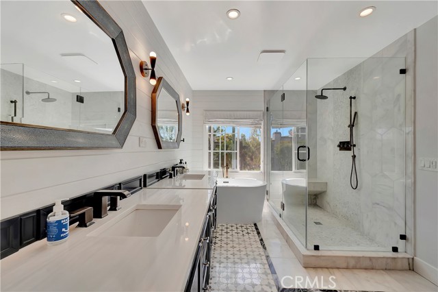 19325 Peachtree Lane, Huntington Beach CA: https://media.crmls.org/medias/a28b4681-e0a6-4d23-8514-2d19da80891f.jpg