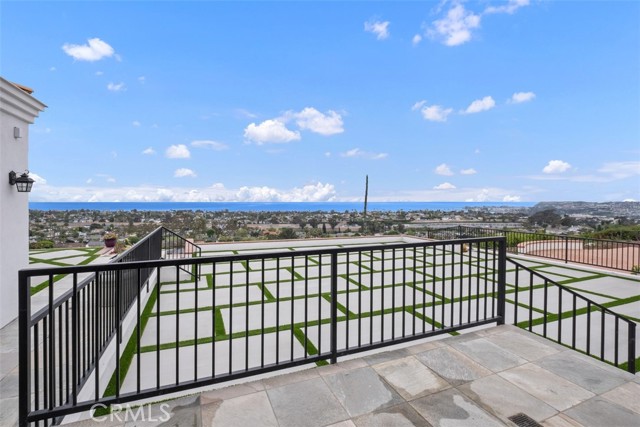 Detail Gallery Image 3 of 52 For 4013 via Manzana, San Clemente,  CA 92673 - 5 Beds | 3/1 Baths