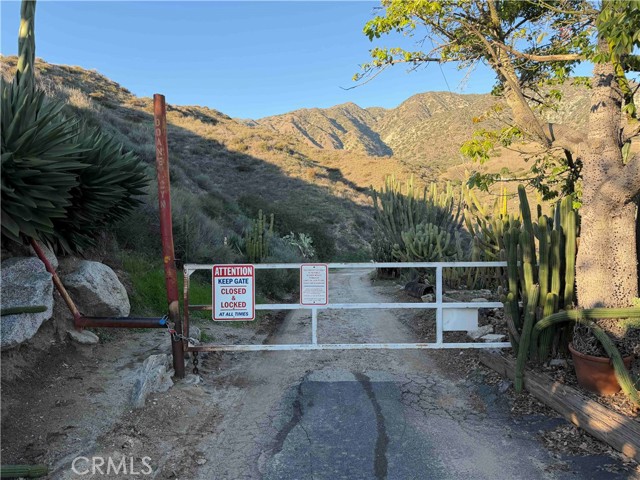 Detail Gallery Image 15 of 17 For 12159 Oro Vista Ave, Sun Valley,  CA 91040 - – Beds | – Baths