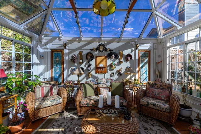 Detail Gallery Image 9 of 47 For 1811 Maiden Ln, Petaluma,  CA 94954 - 5 Beds | 3 Baths