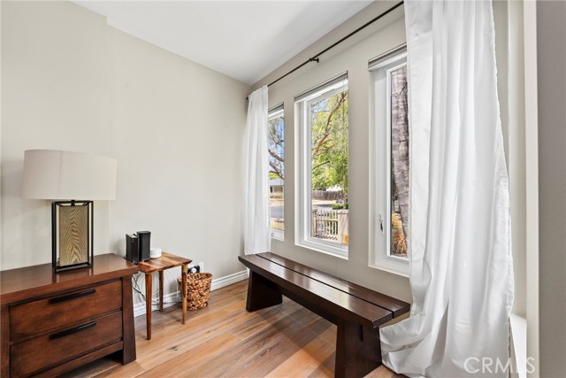 4855 Arcola Avenue, Toluca Lake CA: https://media.crmls.org/medias/a28c3c10-bd15-48c4-b4e2-3daf01f8c4f9.jpg