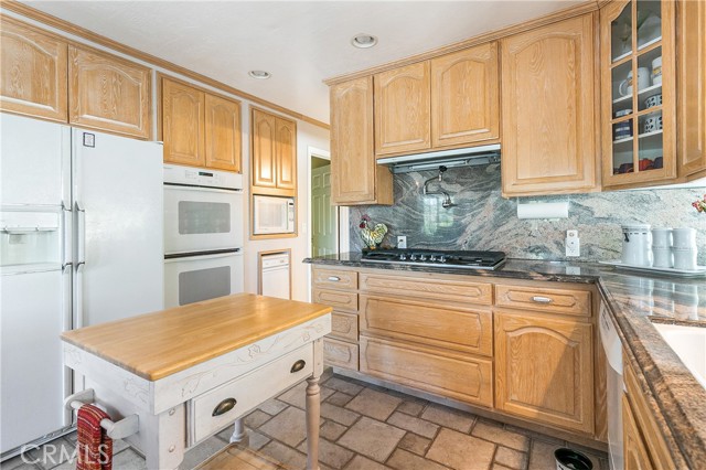 Detail Gallery Image 18 of 44 For 27888 West Shore Rd, Lake Arrowhead,  CA 92352 - 3 Beds | 2 Baths