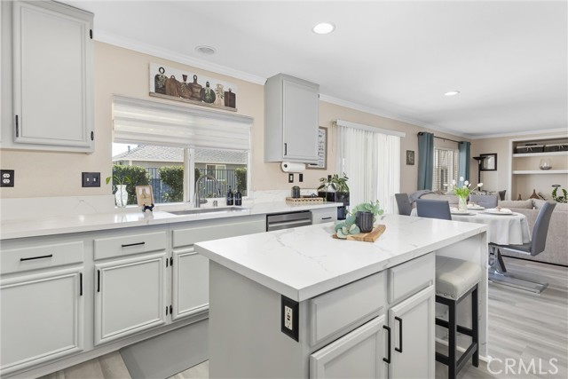 Detail Gallery Image 9 of 32 For 2601 W Meyers Rd, San Bernardino,  CA 92407 - 5 Beds | 3 Baths