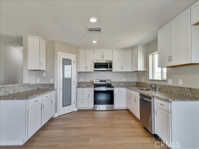 Detail Gallery Image 11 of 41 For 55540 Massachusets Ave, Landers,  CA 92285 - 3 Beds | 2 Baths