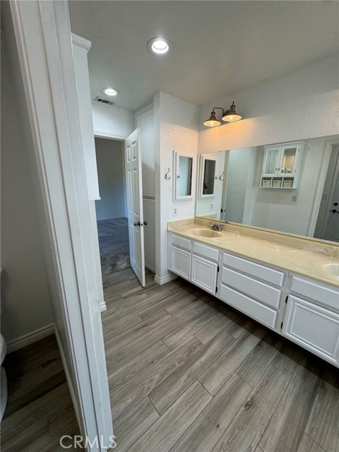 15030 Zieglinde Drive, Lake Elsinore CA: https://media.crmls.org/medias/a28d83d7-ecdb-4f11-8083-74a0433001ad.jpg