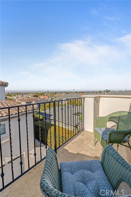 Detail Gallery Image 36 of 66 For 2606 Voorhees Ave #B,  Redondo Beach,  CA 90278 - 3 Beds | 3/1 Baths