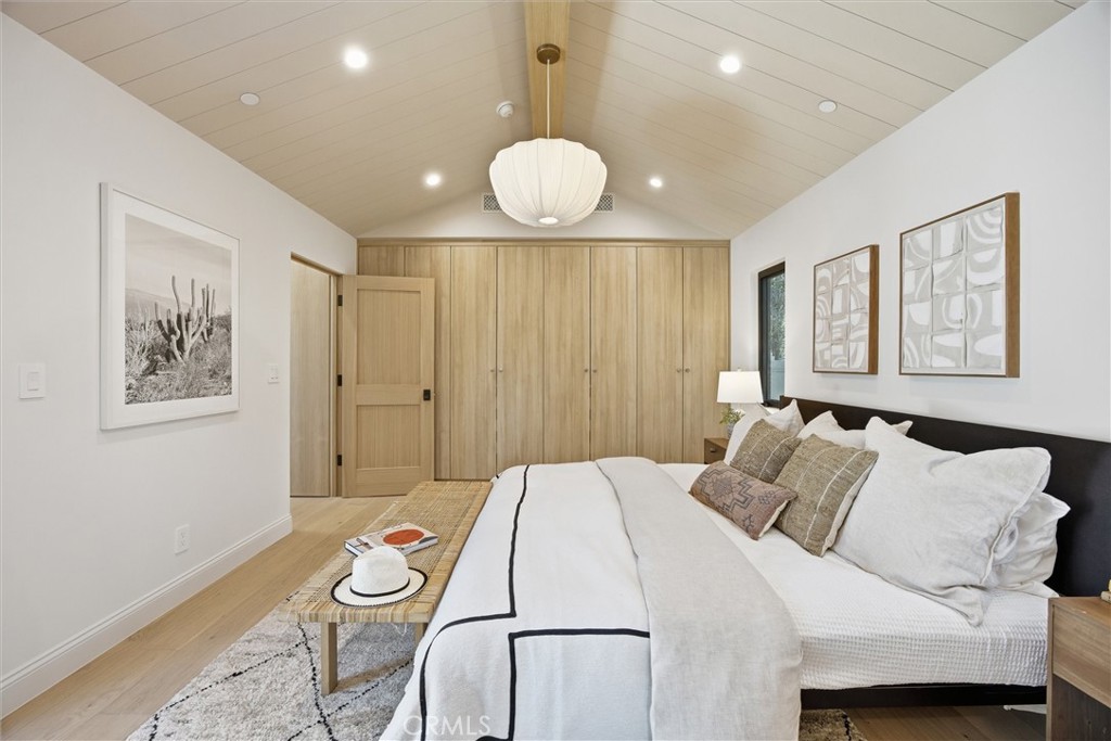 https://media.crmls.org/medias/a28dbcca-0c57-434e-b636-8731cc31c051.jpg?preset=X-Large