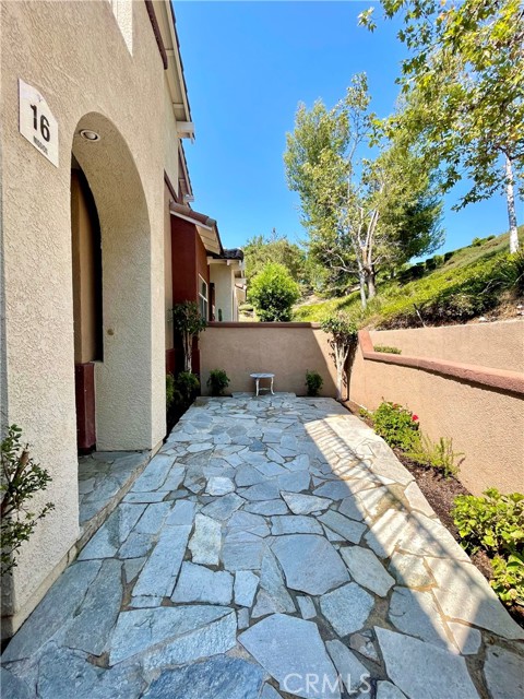 Detail Gallery Image 4 of 27 For 16 Mission Ct, Lake Forest,  CA 92610 - 2 Beds | 2/1 Baths