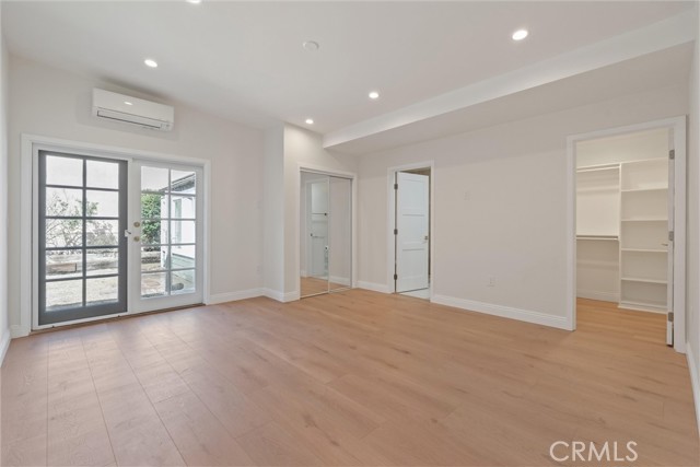 Detail Gallery Image 3 of 16 For 869 10th St, Manhattan Beach,  CA 90266 - 3 Beds | 2 Baths