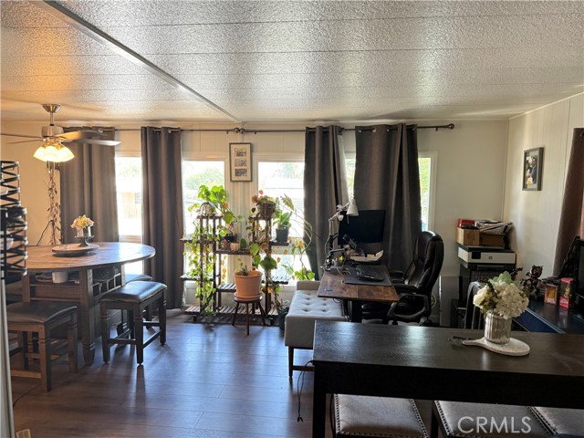5803 Mission Blvd Boulevard, Jurupa Valley CA: https://media.crmls.org/medias/a28e5bab-e8e0-494f-b424-0eb14072a6f0.jpg