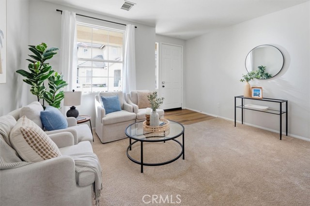 Detail Gallery Image 4 of 41 For 23361 Pike, Valencia,  CA 91355 - 4 Beds | 3 Baths