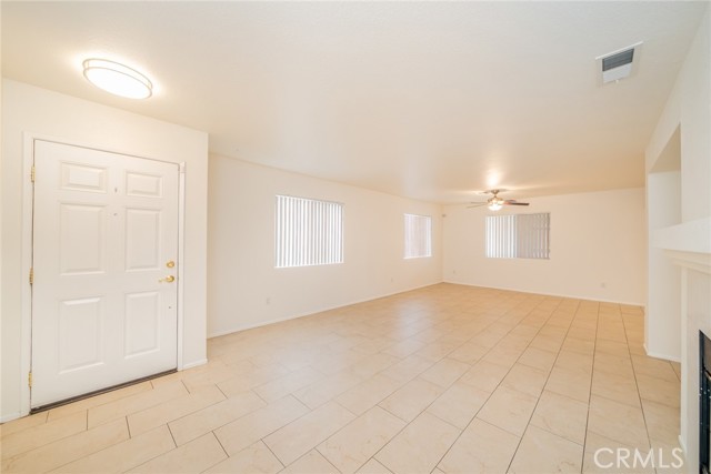 Detail Gallery Image 8 of 42 For 13686 Sylvan Oaks Rd, Victorville,  CA 92392 - 3 Beds | 2 Baths