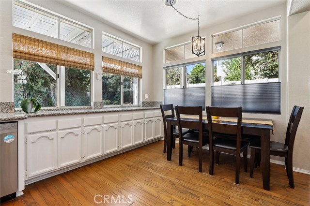 Detail Gallery Image 15 of 67 For 420 Somerset Cir, Corona,  CA 92879 - 5 Beds | 3 Baths