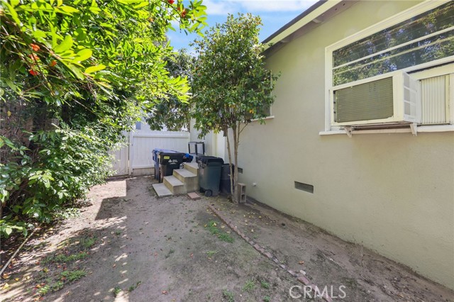 251 E Center Street, Covina CA: https://media.crmls.org/medias/a28f9197-5171-4541-b062-1ce0df45b82f.jpg