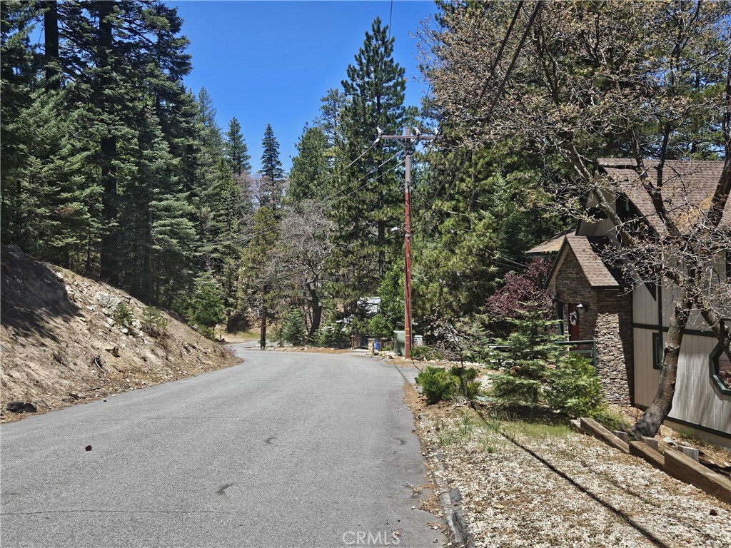 https://media.crmls.org/medias/a28fba95-b3b7-4f37-b560-83d095d9d4d8.jpg?preset=X-Large