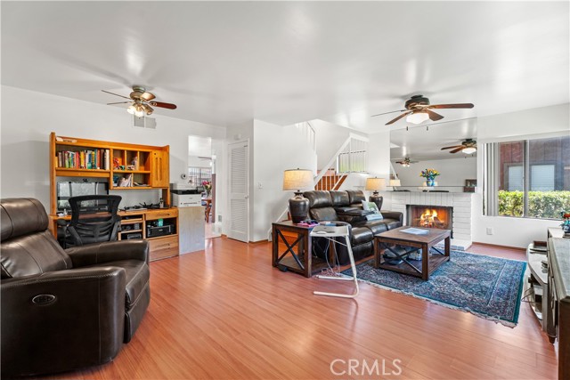 Detail Gallery Image 2 of 12 For 1216 Westmont Dr, San Pedro,  CA 90732 - 2 Beds | 2/1 Baths