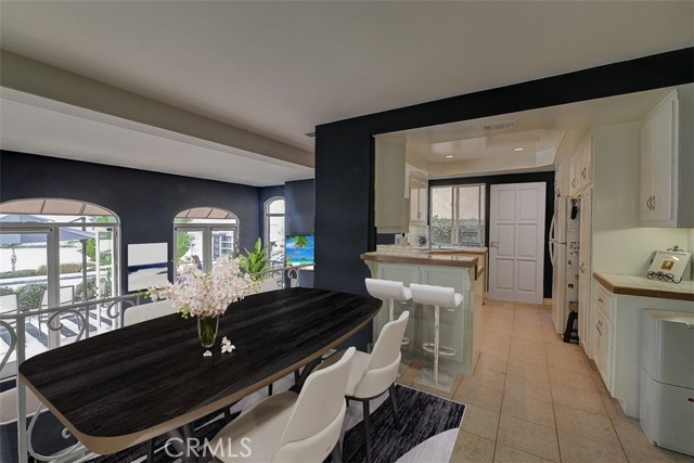 2614 Ocean Boulevard, Corona del Mar CA: https://media.crmls.org/medias/a2911c45-6cba-452d-a616-29e191371ccd.jpg