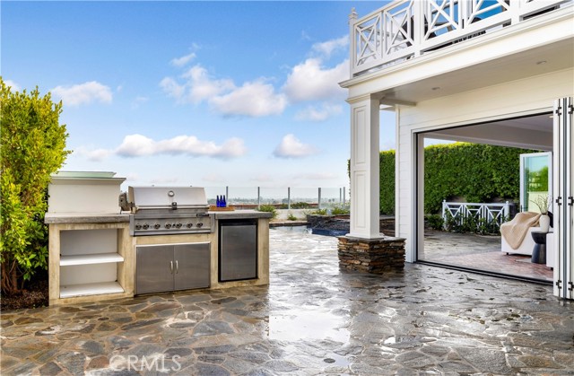 Detail Gallery Image 6 of 28 For 31 Cape Andover, Newport Beach,  CA 92660 - 4 Beds | 3/1 Baths