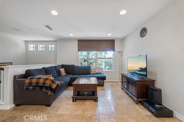 Detail Gallery Image 2 of 34 For 92 New Season, Irvine,  CA 92602 - 2 Beds | 2/1 Baths