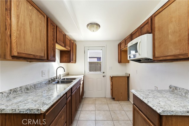 700 E Washington Street, Colton CA: https://media.crmls.org/medias/a291fb3c-74b3-44f3-8956-8cff21316908.jpg