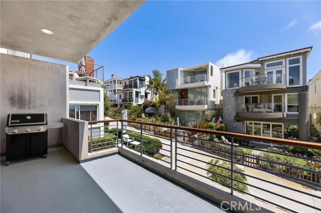 129 20th Street, Manhattan Beach CA: https://media.crmls.org/medias/a2932db1-716d-4bcb-a5a5-52a0cb3aadd6.jpg