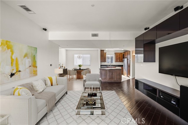 Detail Gallery Image 12 of 41 For 4424 Whitsett Ave #307,  Studio City,  CA 91604 - 2 Beds | 2 Baths
