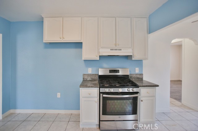 531 W 61st Street, Los Angeles CA: https://media.crmls.org/medias/a2946617-5369-4b68-a233-711a4a91158b.jpg