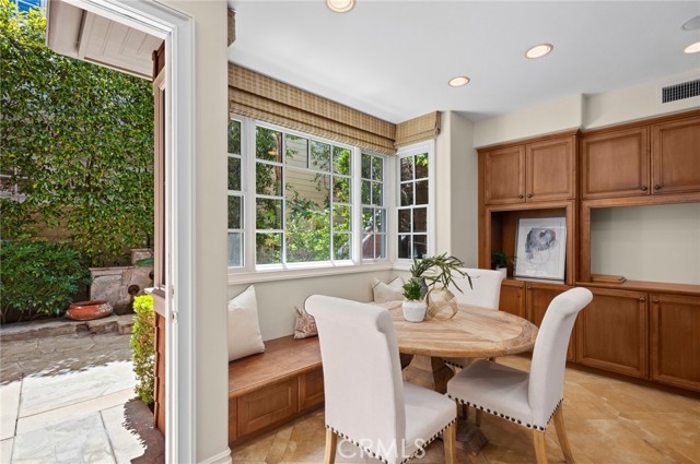 101 Old Course Drive, Newport Beach CA: https://media.crmls.org/medias/a29481f7-8b19-4286-9028-608bb332526d.jpg