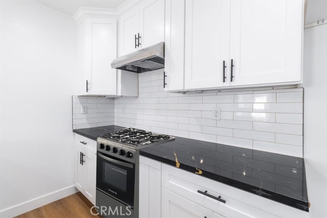 Detail Gallery Image 26 of 69 For 6616 Denver Ave, Los Angeles,  CA 90044 - 6 Beds | 5/1 Baths