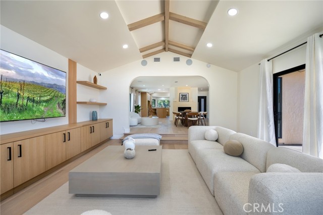 4 Bed Home for Sale in Sherman Oaks, California