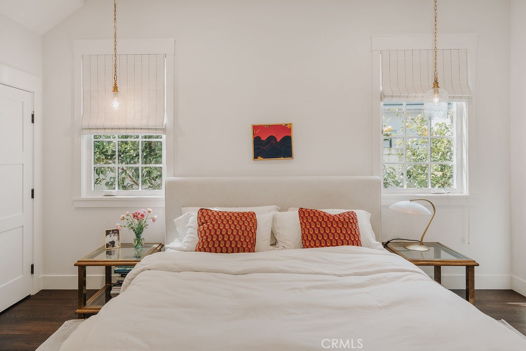https://media.crmls.org/medias/a294db74-369b-4c42-a8aa-1a3bedc12899.jpg?preset=X-Large