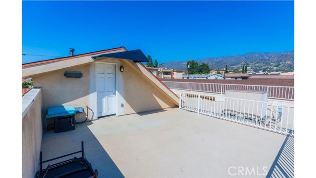 Detail Gallery Image 10 of 11 For 423 E Providencia, Burbank,  CA 91501 - 2 Beds | 3 Baths