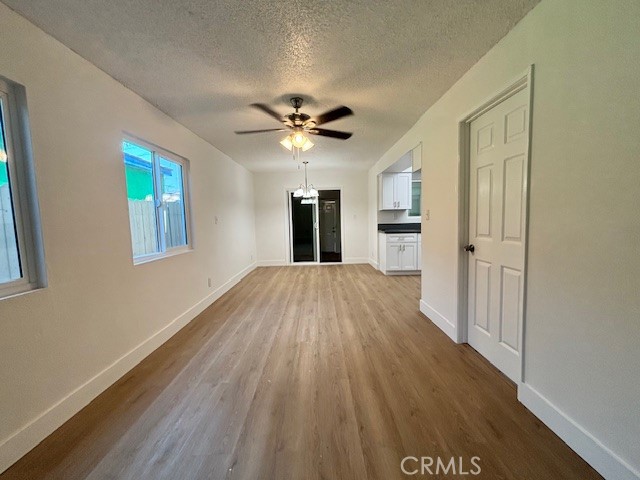 Detail Gallery Image 8 of 30 For 11114 Evers Ave, Los Angeles,  CA 90059 - 5 Beds | 3 Baths