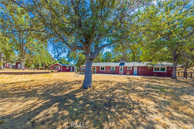 47165 Modoc Road, Coarsegold CA: https://media.crmls.org/medias/a296689a-be99-4b8d-939d-34d7e45b108d.jpg