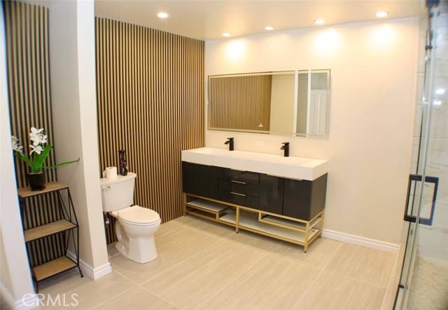 Detail Gallery Image 15 of 26 For 5514 Sylvia Ave, Tarzana,  CA 91356 - 5 Beds | 5 Baths