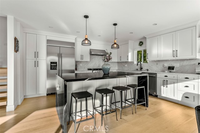 Detail Gallery Image 8 of 27 For 2111 Vista Entrada, Newport Beach,  CA 92660 - 3 Beds | 2/1 Baths