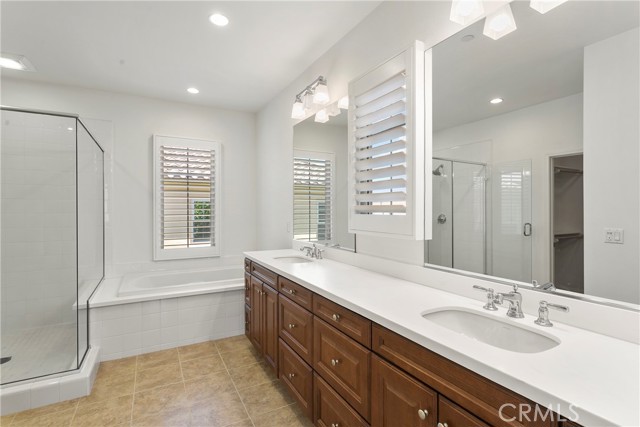 Detail Gallery Image 11 of 17 For 68 Bloomington, Irvine,  CA 92620 - 4 Beds | 3 Baths
