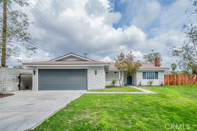 Detail Gallery Image 1 of 1 For 15780 Redbud Ct, Fontana,  CA 92335 - 3 Beds | 2 Baths