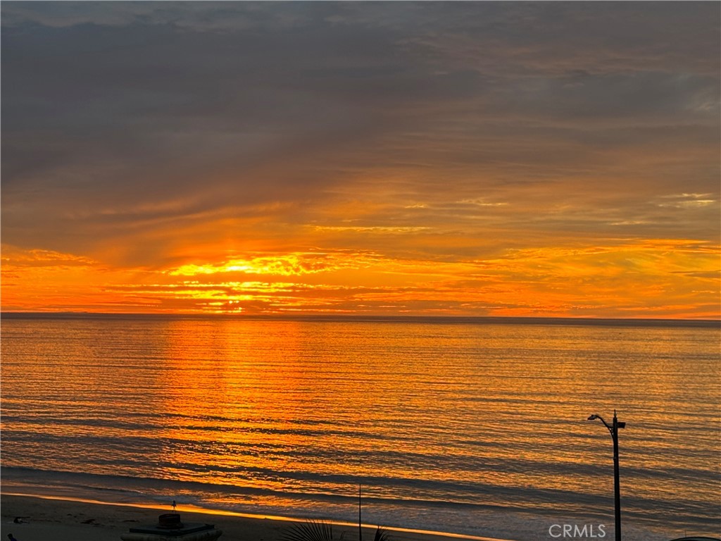 https://media.crmls.org/medias/a29911e5-0a13-4764-abf2-2712fb5c03da.jpg?preset=X-Large