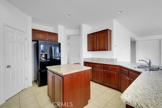 Detail Gallery Image 13 of 66 For 3813 Arcano, Olivehurst,  CA 95961 - 4 Beds | 3 Baths