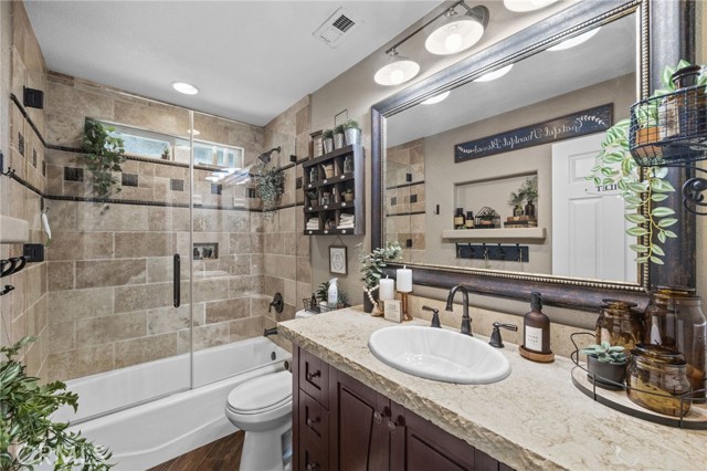 19151 Diplomat Avenue, Corona CA: https://media.crmls.org/medias/a29a2653-b8bb-411e-a561-a23326f926e9.jpg